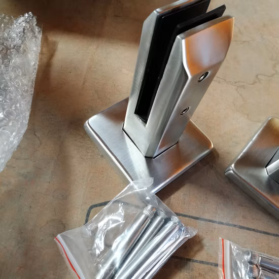 ステンレス鋼階段フレームレスアルミニウム 12mm 強化ガラスバルコニー栓手すりの価格